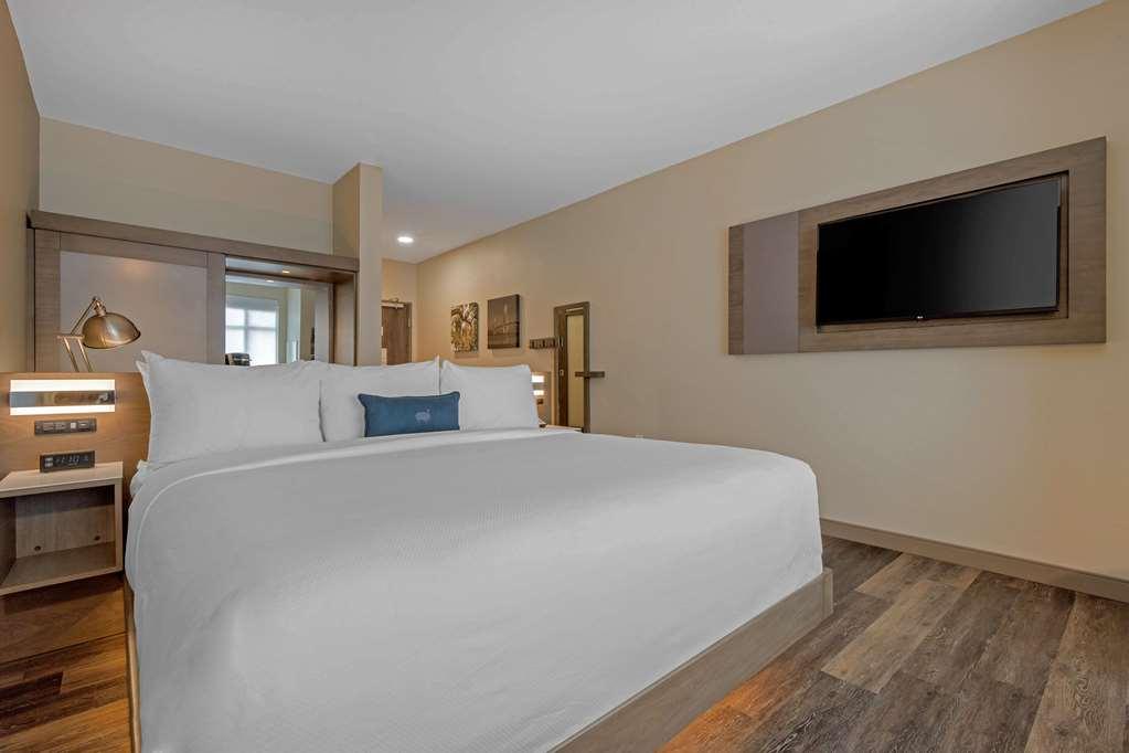 Cambria Downtown Hotel