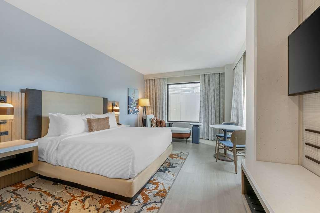 Hotel Cambria Downtown